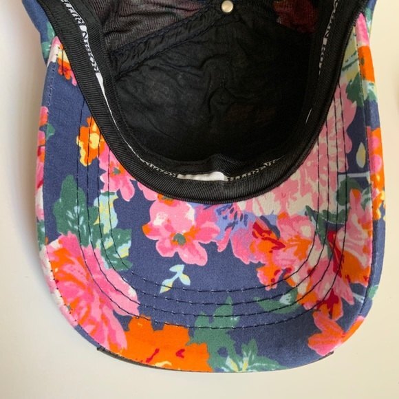 Robin Ruth Adjustable San Francisco Quilted Hat - Picture 6 of 12